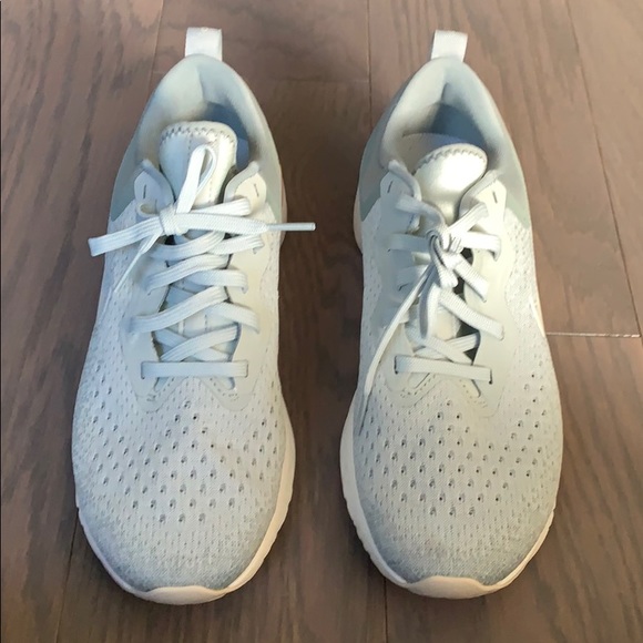 NIB Nike Women's Odyssey React Sneakers - Picture 6 of 9